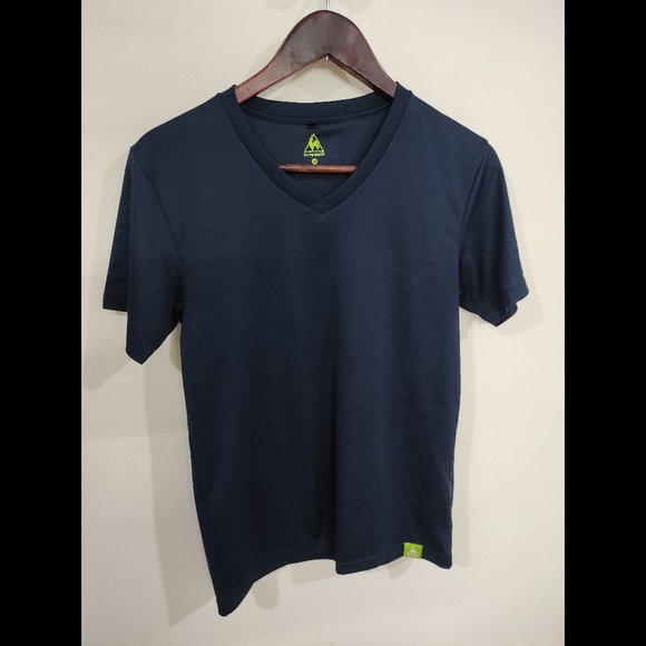 Blue T-shirt 💙 - Picture 5 of 6